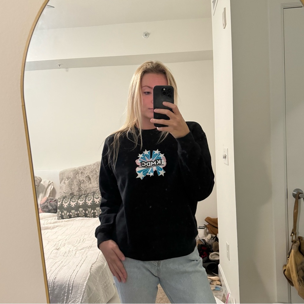 Black sweatshirt